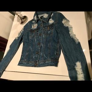 🦋Blue distressed denim jean jacket 🦋